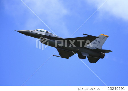 F16 Fighting Falcon 13250291