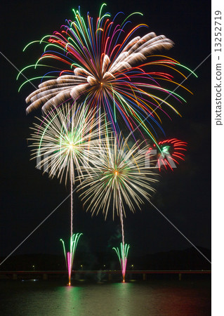 Tsunagi Onsen Gosho Lake Festival（煙花匯演） 13252719