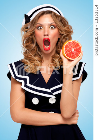 Grapefruit peeling. 13253514