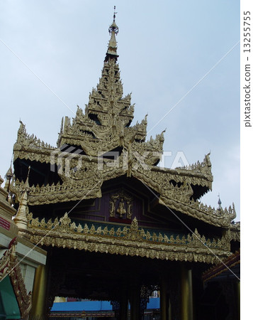 Surrey Pagoda (Yangon / Myanmar) 13255755