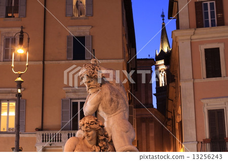 羅馬納沃納廣場之夜E 羅馬納沃納廣場之夜E 13256243
