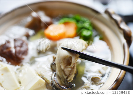 Oyster hotpot 13259428