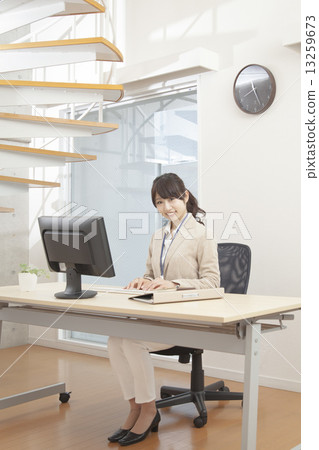 Office ladies 13259673