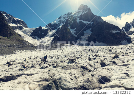 Ushba Ushba 13282252