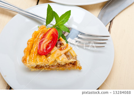 home made beef pie home made beef pie 13284088