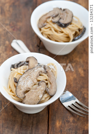 Italian spaghetti pasta and mushrooms 13284371