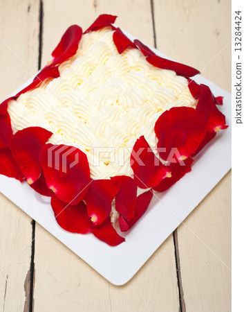 whipped cream mango cake 13284424