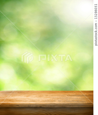 empty table 13286031