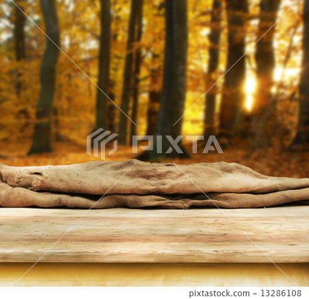 empty table empty table 13286108