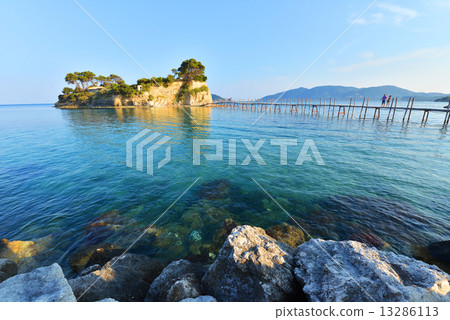 Cameo island 13286113