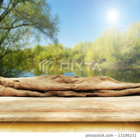 empty table empty table 13286231