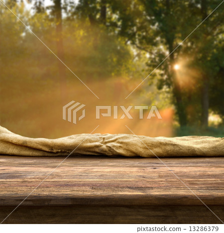 empty table 13286379