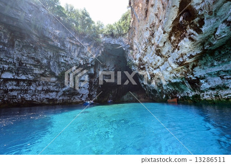 mellisani lake 13286511