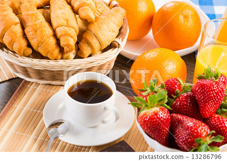 early breakfast 13286796