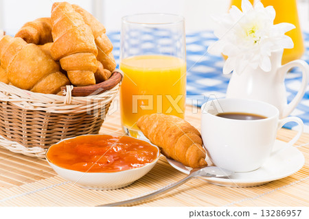 early breakfast early breakfast 13286957