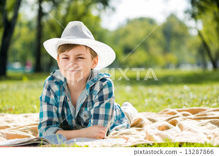 Outdoor weekend 13287866