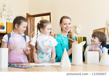 children draw with the teacher children draw with the teacher 13288907