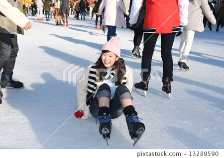 Ice skating and women 13289590