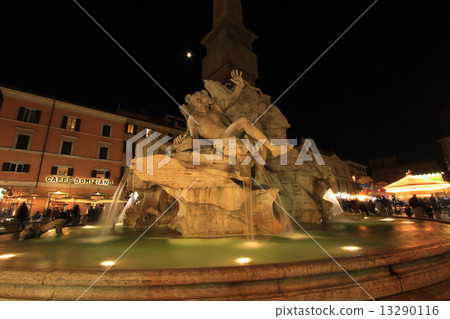 Rome Piazza Navona by night H Rome Piazza Navona by night H 13290116