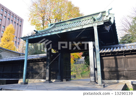 Yushima Cathedral的“Umemori Gate”(東京都文京區Yujima) Yushima Cathedral的“Umemori Gate”(東京都文京區Yujima) 13290139