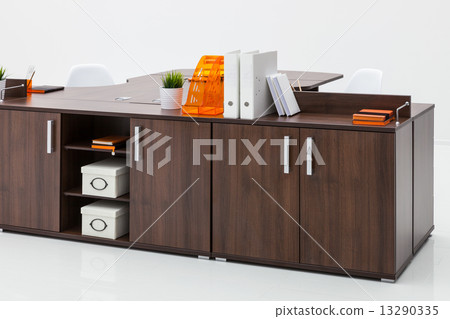 a office desk a office desk 13290335