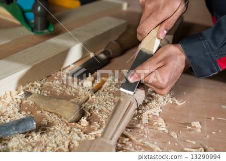 Carpenter at work 13290994
