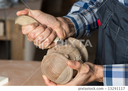 Carpenter at work 13291117