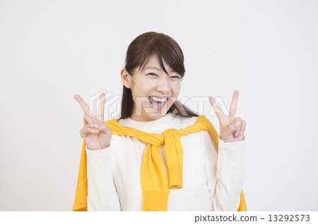 年輕的女士 13292573
