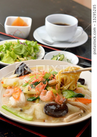 Sakaki yakisoba 13295285