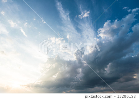 天空雲 13296158