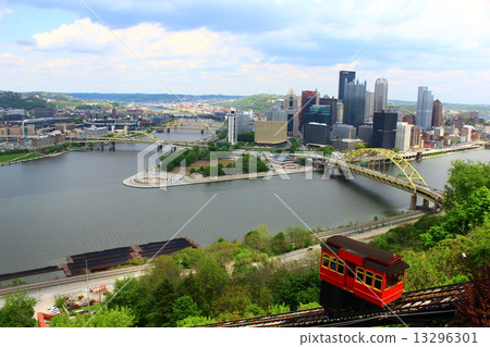 Cable car 13296301