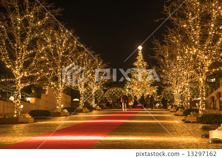 Ebisu Garden Place Light Up Christmas Tree 13297162