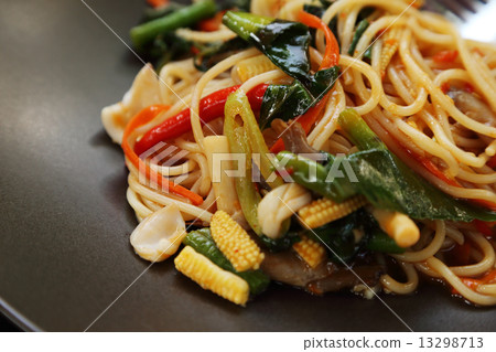 Italian pasta - spaghetti bolognese in plate 13298713
