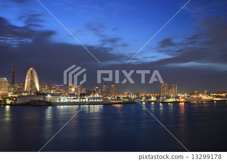 Yokohama night view Yokohama night view 13299178
