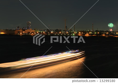 Yokohama night view 13299180