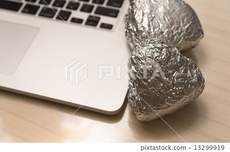 Rice ball of midnight snack Rice ball of midnight snack 13299919