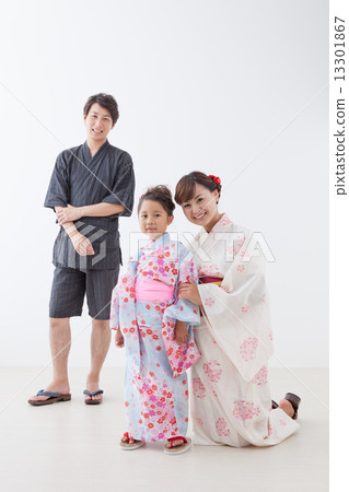 Yukata family 6 year old girl Yukata family 6 year old girl 13301867