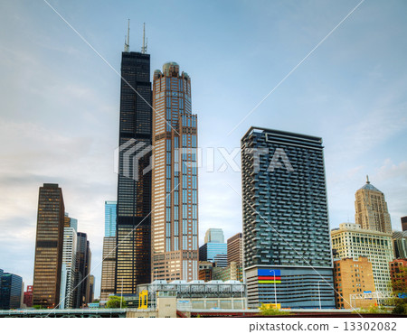 Cityscape of  Chicago in the evening 13302082