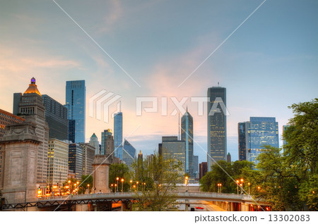 Cityscape of  Chicago in the evening 13302083