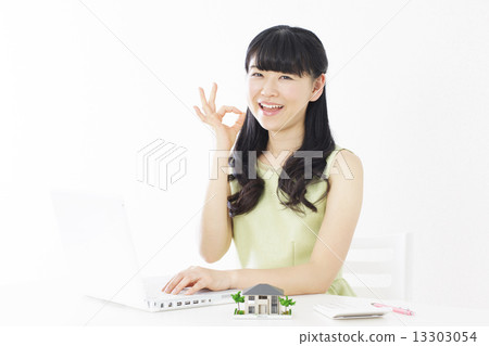 年輕的女士 年輕的女士 13303054