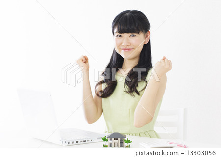 年輕的女士 年輕的女士 13303056