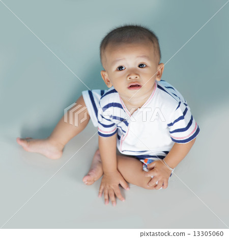 baby in the house 13305060