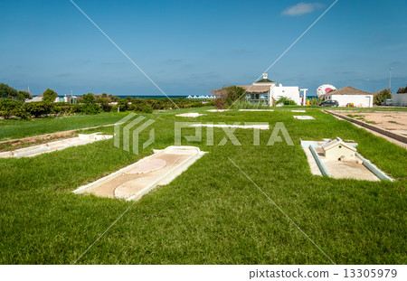 Minigolf Course Minigolf Course 13305979