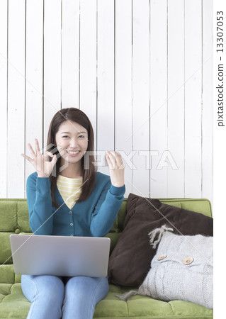 Sofa · PC · Women Sofa · PC · Women 13307053