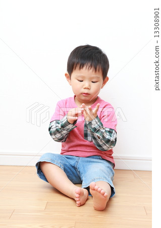 Freshly boy who is 3 years old 13308901