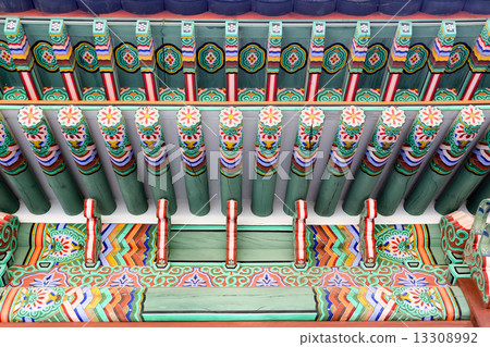 Changdeokgung palace 13308992