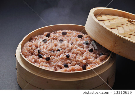 Fresh steamed rice with steam 13310639