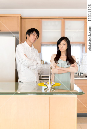 Young couple fight 13311508