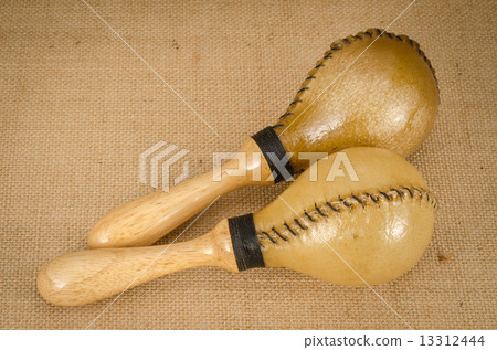 Maracas 13312444