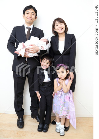 Family of regular dress (Shinto shrine) (baby, child) Family of regular dress (Shinto shrine) (baby, child) 13313346